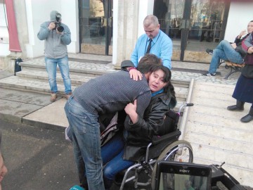 Radu Mazăre, în LACRIMI la Primărie: o femeie în scaun cu rotile i-a spus că merge oriunde cu el